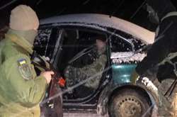 Прикордонники зі стрільбою зупинили на кордоні із Румунією контрабандистів