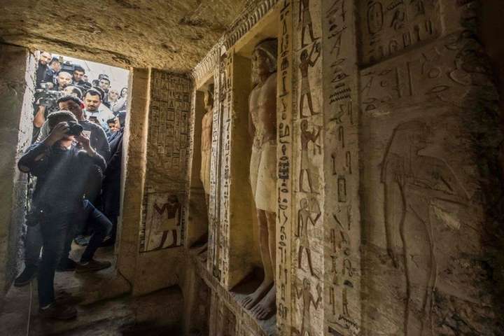 В Египте обнаружена нетронутая гробница верховного жреца (фото)