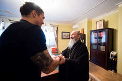 Ані Лорак від боксу. Як Московська церква загнала Усика у пастку