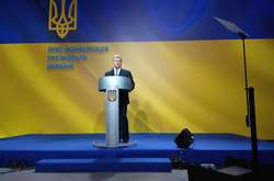 Порошенко: Треба досягти миру не на основі капітуляції