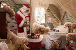 Фотографы делают волшебные снимки для детей, которые проведут Рождество в больнице