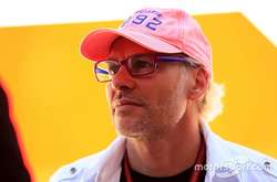 Легендарний гонщик Формули-1 проведе повний сезон у європейському NASCAR