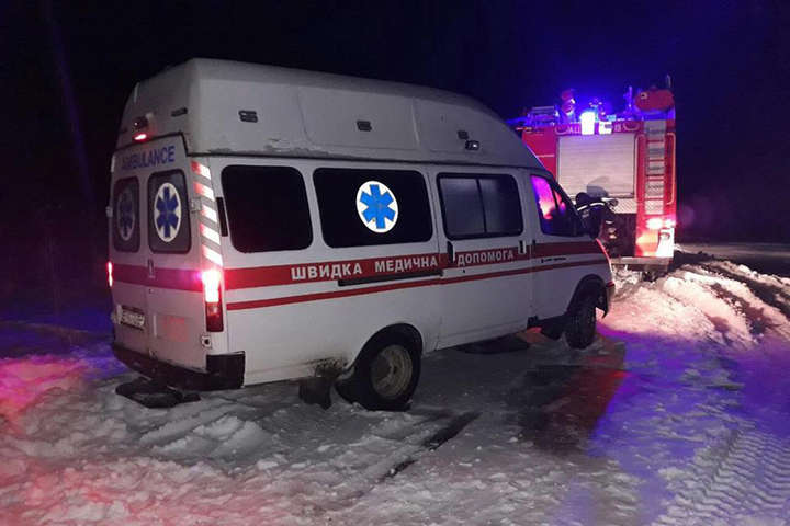 На Хмельниччині зі снігової пастки врятували п'ятеро дітей