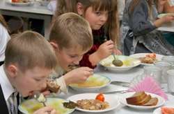 До якості шкільних обідів у Києві є зауваження