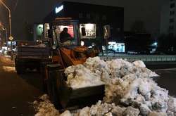 За два дня коммунальщики вывезли из Киева 5350 тонн снега