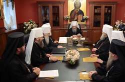 Московська церква звільнила митрополита, який перейшов до Української православної церкви