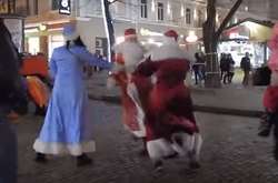  На Дерибасівській побилися Діди Морози 