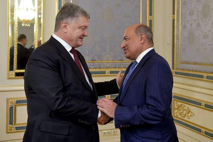 Петро Порошенко та Сума Чакрабарті - Порошенко провів зустріч з президентом Європейського банку реконструкції і розвитку
