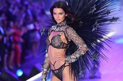  Кендалл Дженнер 
  