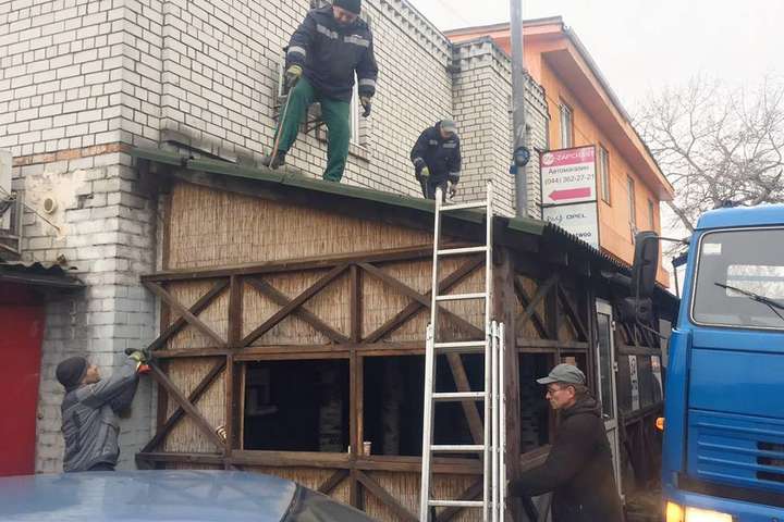 Київ очищують від незаконних споруд (фото)
