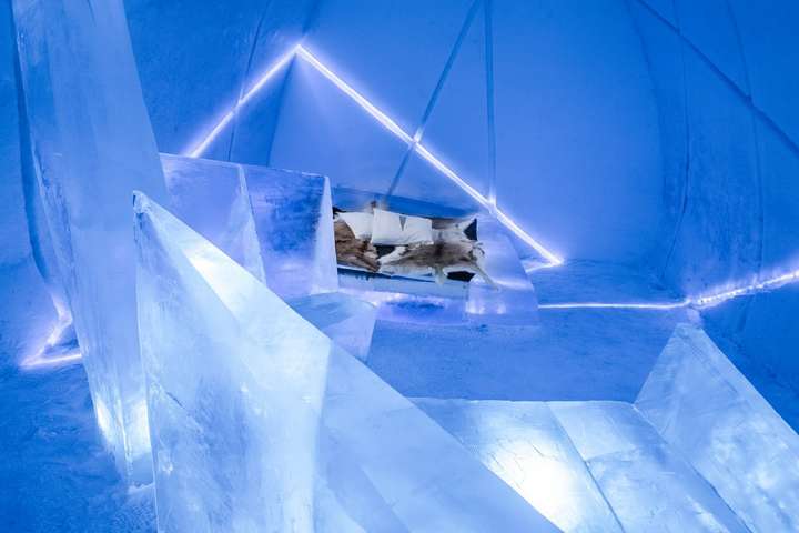 У шведській Лапландії створили готель з льоду