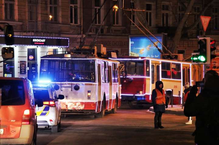Одеські тролейбуси святковим парадом прокотилися по місту