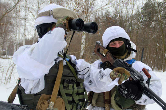 Окупанти на Донбасі стріляли з міномету й гранатометів, поранено військового