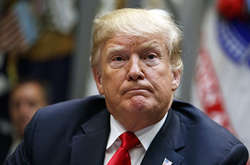 Відзначається, що таке рішення Трамп прийняв одночасно з рішенням вивести війська з Сирії