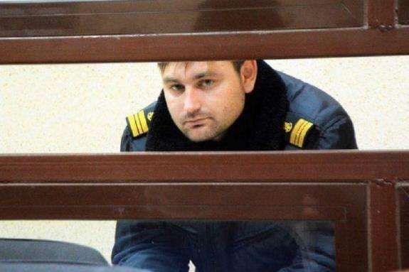 Український моряк у СІЗО Москви не впадає у відчай і тролить слідчого