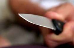 Під час конфлікту чоловік взяв ніж і вдарив тещу у живіт