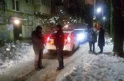 У Києві поліцейський із ножем напав на 12-річну дівчинку