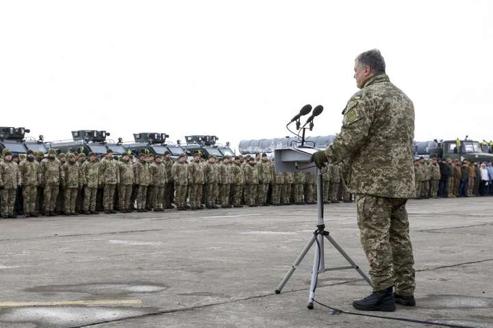 Порошенко: Збройні сили України отримали 10% річної продукції «Укроборонпрому»