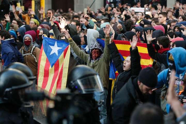 В Барселоне во время протестов пострадали более 60 человек