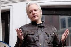  Джуліан Ассанж мешкає у посольства Еквадору з червня 2012 року 