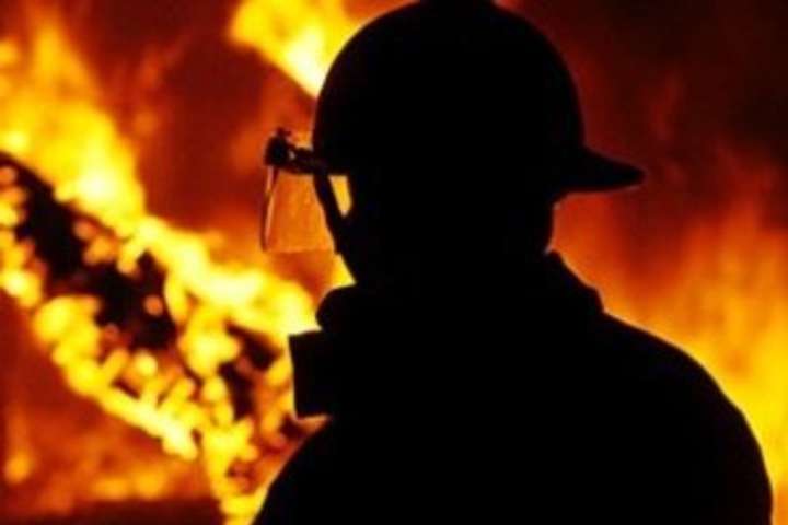 У Києві сталася пожежа на електропідстанції 