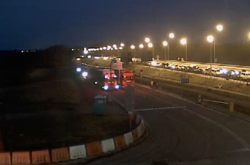  Щоб перетнути на автомобілі польсько-український кордон люди чекають до 16 годин 
  