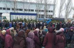 Здійснилася мрія ідіотів. В окупований Луганськ повернулися радянські черги за яйцями