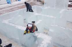 Діти все одно граються в лабіринті