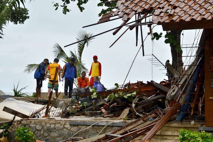 Біля берегів Індонезії після цунамі стався землетрус