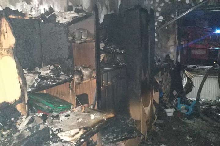 На Миколаївщині під час пожежі у будинку загинула жінка та її чотирирічний син