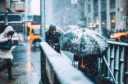 Прогноз погоди на сьогодні: мокрий сніг з дощем та плюсова температура