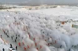 У Китаї тисяча людей перетворили окріп на сніг