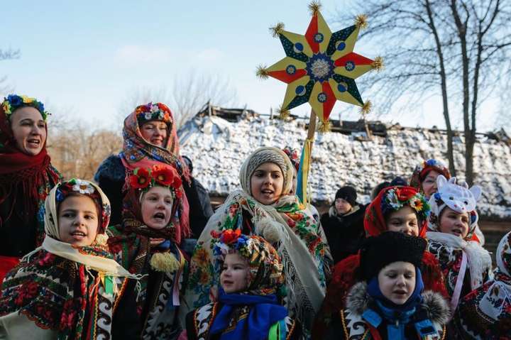 Святкування Різдва в Україні. Ілюстративне фото - Вкрадене Різдво. Хто насправді святкує 25 грудня 