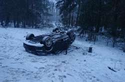 Соратниця Тимошенко потрапила в ДТП: автівка злетіла з траси і перекинулася