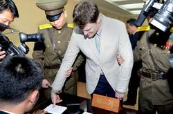  22-річний Отто Вормбієр, якого Північна Корея повернула додому у стані коми, помер у себе вдома у штаті Огайо 