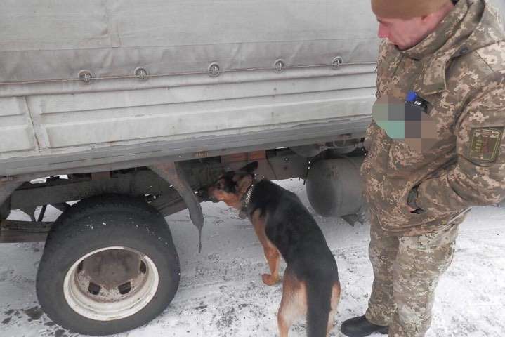 На Донбасі виявили вибухівку на одному з пунктів пропуску