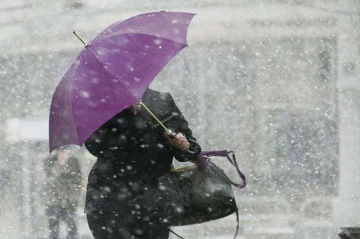 Сьогодні у столиці очікується мокрий сніг: поради водіям і пішоходам