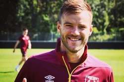 Ярмоленко показав, як жонглює м'ячем однією ногою та сидячи (відео)