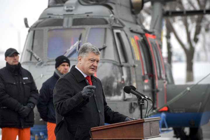 <span>Президент Украины Петр Порошенко</span> - Действие военного положения в Украине завершено - Порошенко