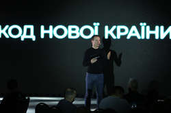 «...Для Михайла Саакашвілі пріоритетом є Грузія (і це можна зрозуміти, це природно), а для мене пріоритетом завжди була і є – Україна», - заявив Юрій Дерев’янко