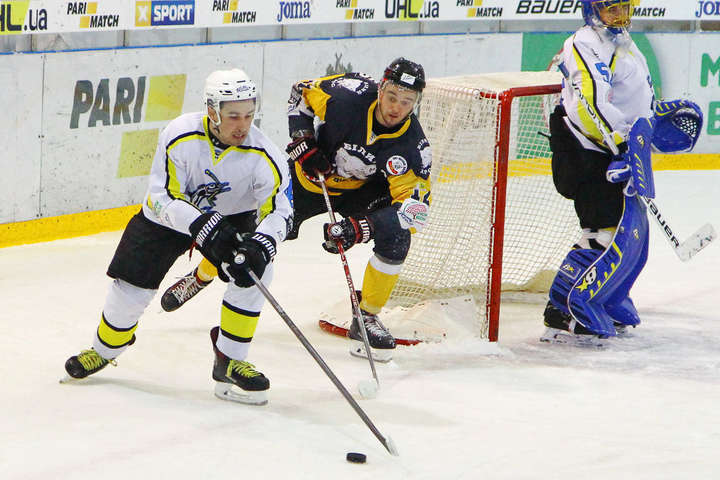 Українська хокейна ліга. Три шайби «Дніпра» в більшості принесли херсонцям перемогу над «Білим Барсом»