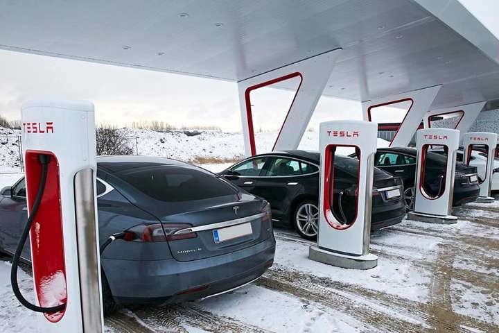 Станція&nbsp;для підзарядки електрокарів Тesla Superchargers - Ілон Маск: у 2019 році в Україні з’являться станції Tesla Superchargers