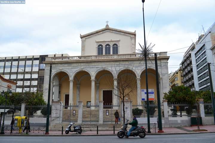 В Афінах біля церкви вибухнула бомба, постраждав поліцейський 