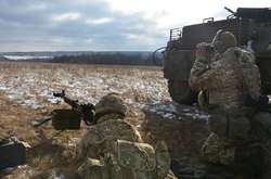  Пенсіонерка дуже переживає за військових на Донбасі 