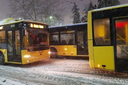 ДТП на більш як дві години заблокувала чотири тролейбусних маршрути
