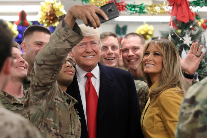 Трамп впервые - неожиданно - навестил армию США в Ираке