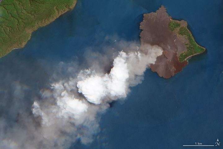 Вулкан Анак-Кракатау прокидається: Індонезія підвищила рівень тривоги 