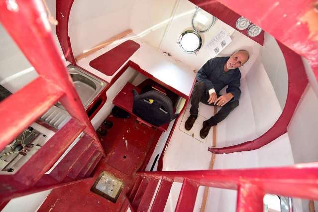 71-річний француз помандрував через Атлантичний океан всередині саморобної бочки