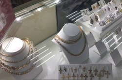 Під Києвом реалізовували ювелірні вироби, ввезені в Україну без сплати мит