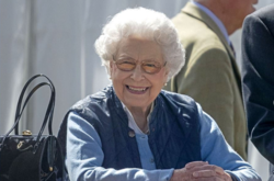 Королева Елизавета II